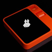 “AI Friend”未发先火，下一个爆款AI硬件呼之欲出？