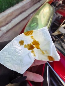 加了质量差的机油表现，机油放出来黑好还是黄好