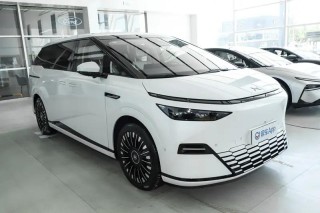 2025上海车展：2025款小鹏X9开启交付