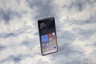 为了AI手机这们生意，厂商正在拿堆料赌未来