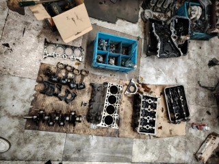 机油漏完了跑到熄火？发动机漏机油用大修吗