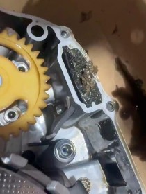 机油里加一勺白糖？破坏发动机最绝的方法竟然是