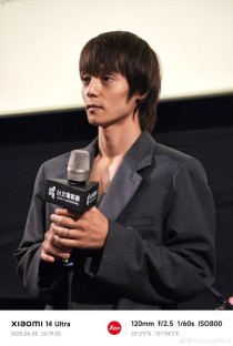 【寫真集】未公開女友視角帥照公開~ 窪田正孝令人心跳加速的裸背回眸照~