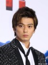 粉絲表示失望！新田真劍佑收費粉絲會官網不更新，卻在疫情期間到沖繩約會。