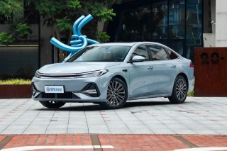 吉利银河A7上市一天大定突破10000台 限时指导价8.18万元起