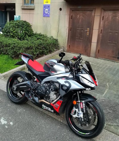 接近100%的掌控 试驾aprilia Tuono 660
