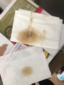机油滴到纸上正常图片，餐巾纸可以代替机油试纸吗
