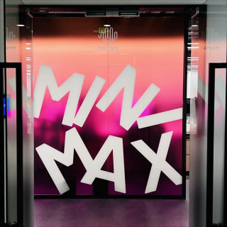 制造星野：穿越平行时空和次元壁，揭秘 MiniMax 的另类 AI 世界