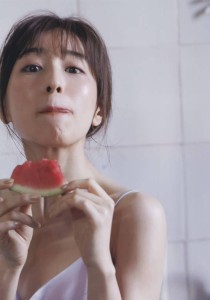 女人間的複雜三角關係～ 石原里美捲入出版社糾葛，部分原因是田中美奈實 ？