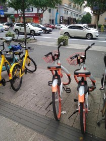 摩拜单车新用户用微信扫码 为大众提供了福利 免押金试骑就现在