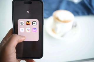 只是和ChatGPT多聊了几句，正常人竟患上妄想症？AI正在引发「赛博精神病」