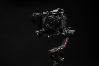 松下推出升级型号LUMIX S5D 适配大疆 LiDAR 自动对焦
