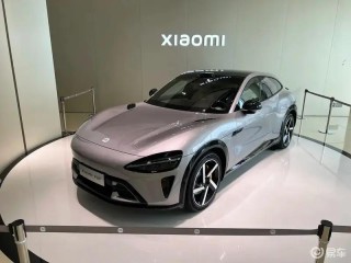 小米YU7公布全新车色珍珠白 将于明日上市
