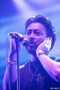 傳因“音樂性分歧”綾野剛、山田孝之鬧不合，昔日樂團不復存在。