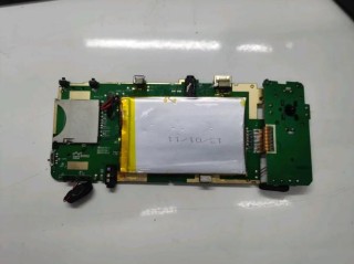 拆解Xii-Boy-Ultra 无线便携式Wii游戏机 含原理图+PCB