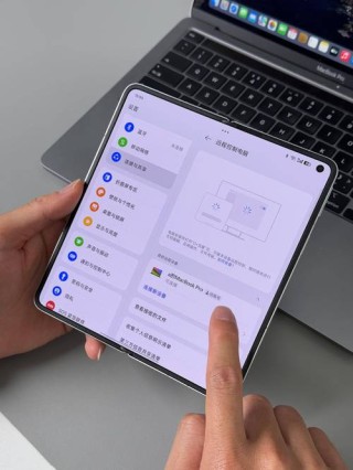 OPPO ColorOS，重建用户和折叠屏的“亲密关系”