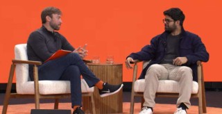 Perplexity创始人：我们不可能在资源上击败谷歌，但是有办法占据先机
