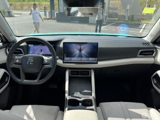 比亚迪元UP 301KM领航型上市 售价7.48万元