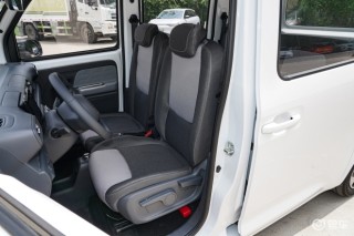 五菱之光EV 305km进取型上市 售5.78万元