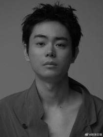 【日娛】松坂桃李、菅田將暉吐槽後輩・杉野遥亮的天然發言。連同賀來賢人及間宮祥太朗，5人出席新廣告發佈會。