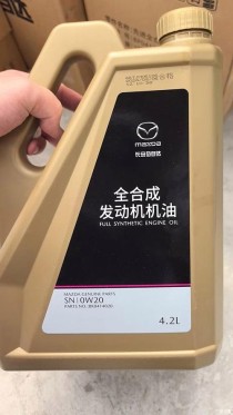4升机油够一次保养吗？汽车保养机油加多少