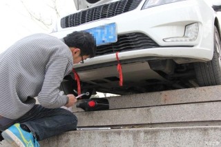 自己换机油如何找地沟？自己用砖头换机油的垫高方法