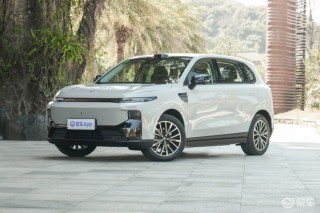 零跑B10第1万台整车量产下线 售9.98万元起