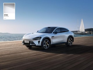 小米YU7公布全新车色珍珠白 将于明日上市