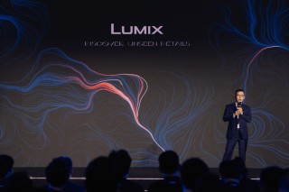 “DISCOVER UNSEEN DETAILS”纤毫之间，见所未见
