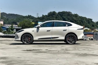 现款智己LS6推出购车政策 限时一口价19.49万元起