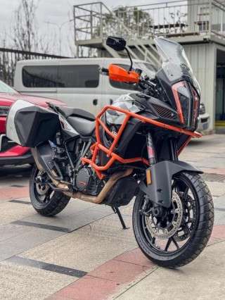 KTM“猛兽”出栏 Husquvrna发摩旅神车