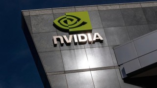 英伟达与xAI签AI基建协议 加入全球人工智能基础设施投资合作伙伴联盟