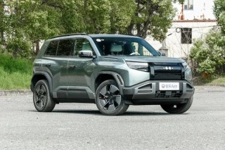 方程豹钛3后驱版将于5月20日交付 售13.38万元起