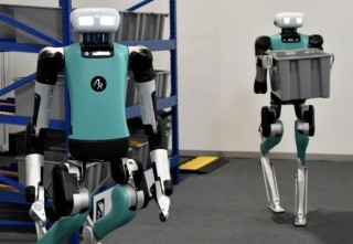人形机器人火热　OpenAI入局人形机器人 英伟达等巨头入局机器人行业