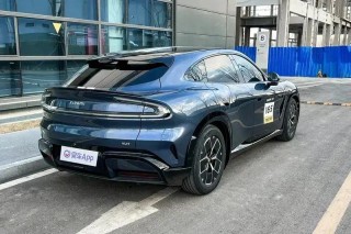 小米YU7内饰预告图 将首搭小米天际屏全景显示