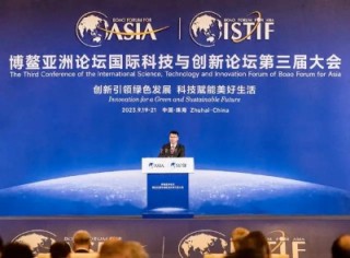 手机市场又打起来了！这次要争AI大模型，Siri彻底落伍？