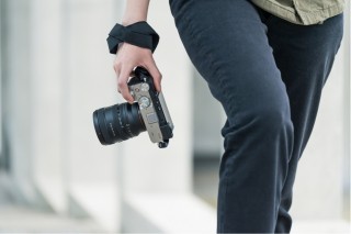 轻巧随行 视界无限 索尼大光圈超广角变焦镜头FE 16-25mm F2.8 G发布 ...