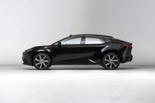 一汽丰田bZ5开启交付 售12.98万元起