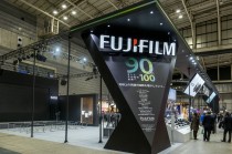 用色彩诠释经典 富士全新X100VI相机90周年的限量版亮相cp+2024