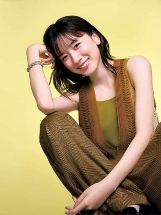 【日娛】果然最懂鈴愛的還是律啊~ 永野芽郁獲頒「2019年エランドール賞」新人賞，因佐藤健的感人話語濕了眼眶。