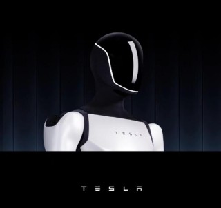特斯拉将于2025年正式启用人形机器人