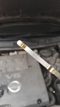 机油尺一点油都没有了，机油不挂尺但没报警还能开吗