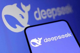 2025 硅谷 AI 战局半年盘点：连环收购案、大厂抢人，谁能杀出重围？｜对谈 Fusion Fund 创始合伙人张璐