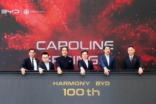 王传福为和谐比亚迪海外第100家店开业授牌
