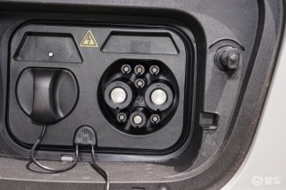 2026款零跑C10配置曝光 预售价12.98万元起
