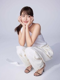 【日娛】川口春奈登日雜「mini」5月號封面，小露蠻腰展現性感一面～