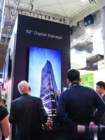 京东方携创新显示技术亮相DIC EXPO 2025