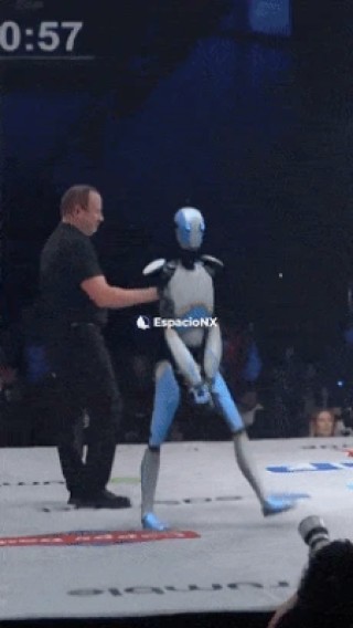 AI 机器人和人类互扇耳光，最后谁能赢？