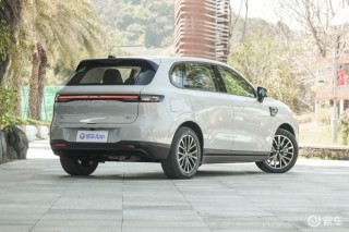 零跑B10第1万台整车量产下线 售9.98万元起