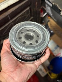 衣服上黑机油怎么去除小窍门？衣服沾到黑色的机油怎么洗掉